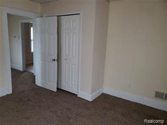 23745 Rein Ave - Photo 4 of 6