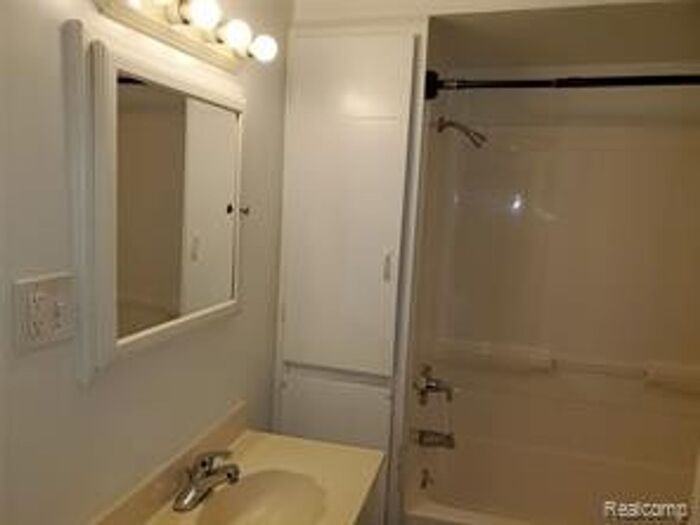 23745 Rein Ave - Photo 5 of 6