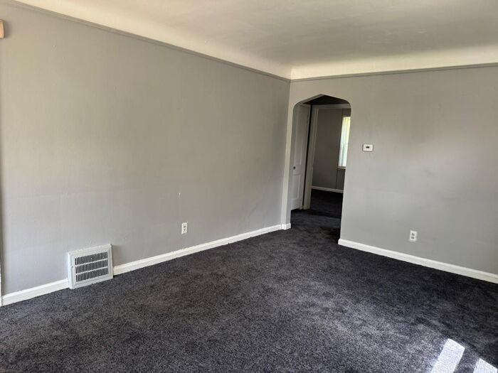 7368 Fielding St - Photo 5 of 18