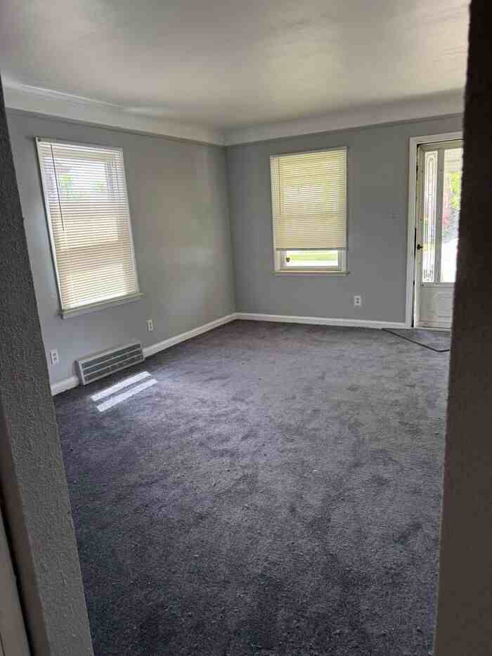 7368 Fielding St - Photo 7 of 18