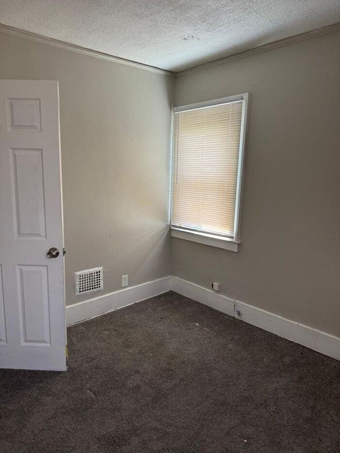 12415 Monica St - Photo 6 of 10