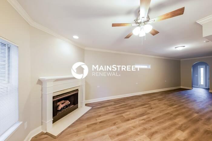 1329 Riverford Cir - Photo 2 of 18