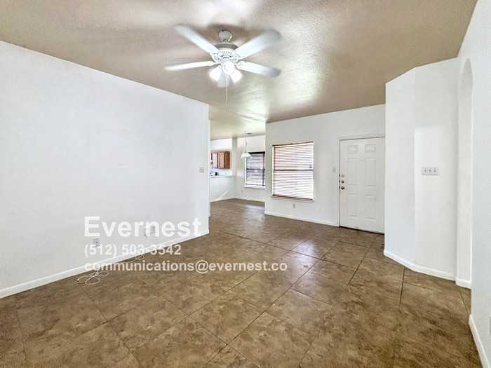 2804 Southampton Way #B - Photo 6 of 21