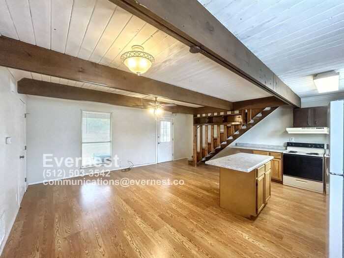 801 W Navarro St #A - Photo 2 of 16