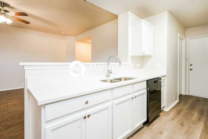 111 Oakhurst Drive - Photo 7 of 17