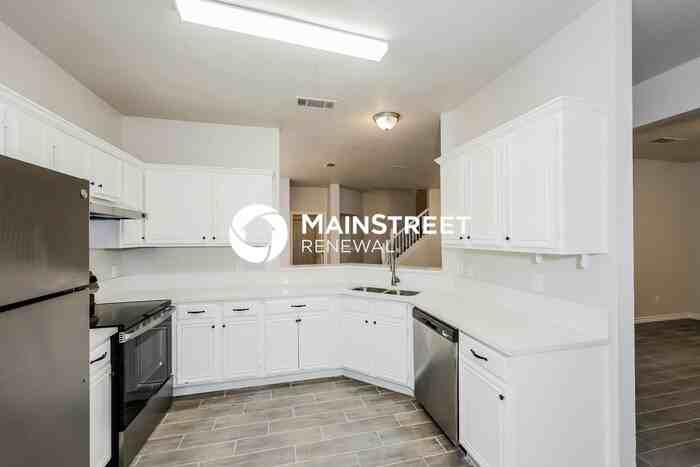 1007 Lamar Ave - Photo 7 of 18
