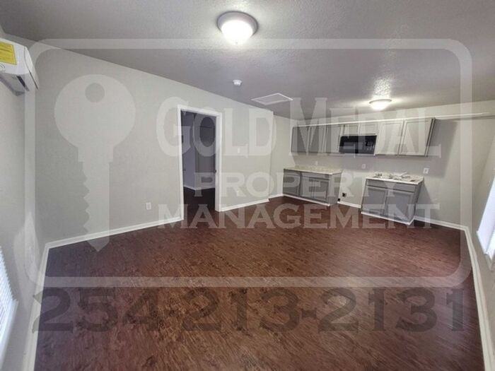 711 West Avenue E - Photo 2 of 6