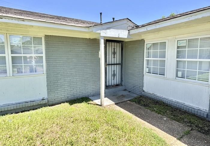 1645 Wells Station Rd #8 - Photo 2 of 8