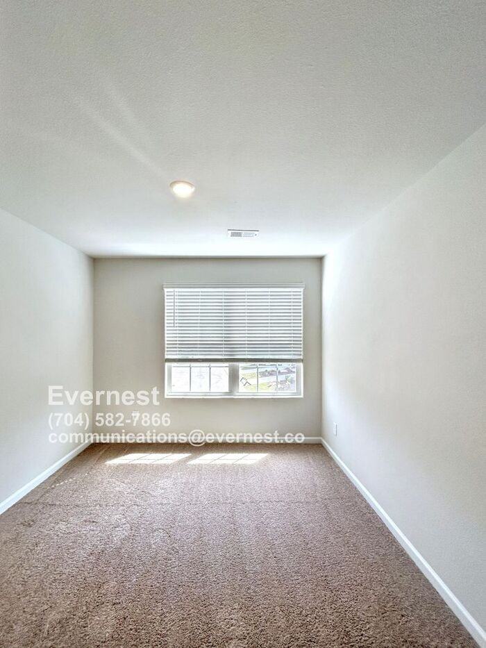 2108 Willow Glen Dr - Photo 2 of 17