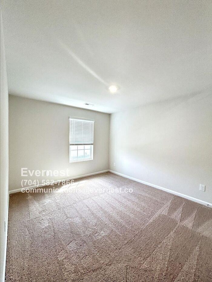 2108 Willow Glen Dr - Photo 3 of 17