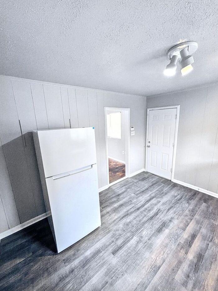 3018 Meadow Forest Drive - Photo 4 of 20