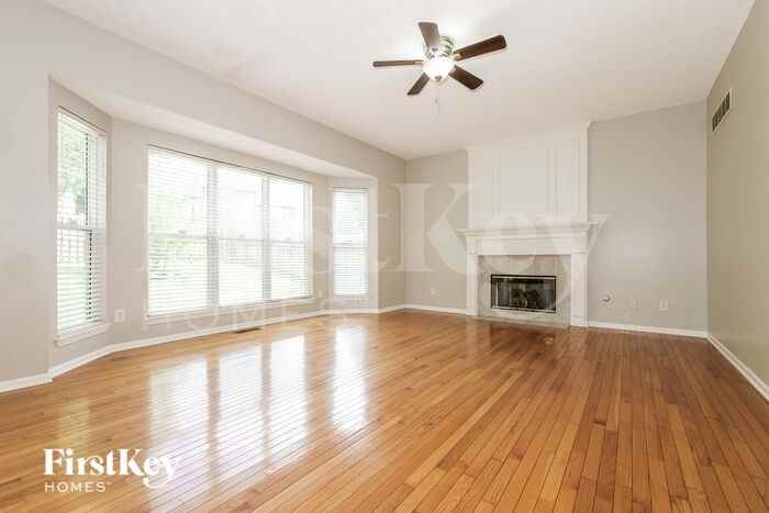 914 Ne 93rd Ct - Photo 2 of 16
