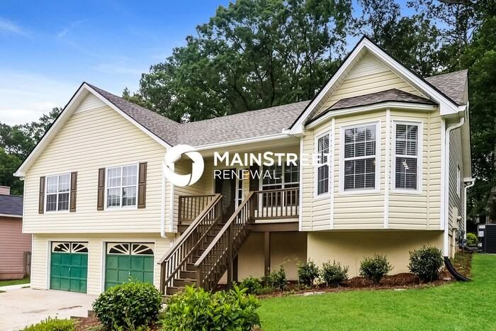 1056 Whistle Dr - Photo 5 of 18