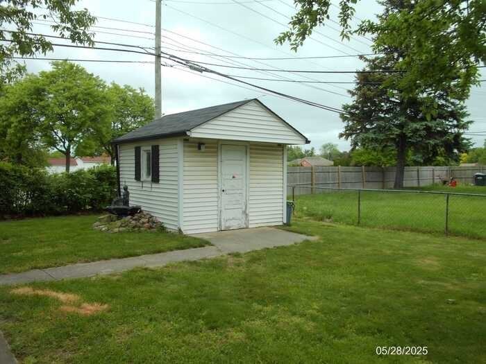 36890 Weber Dr - Photo 2 of 19