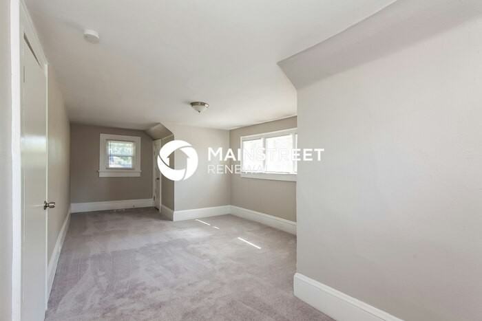 2620 Midland Ave - Photo 7 of 17