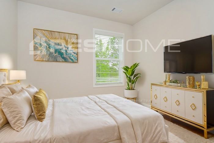 571 Porchlight Dr - Photo 5 of 16