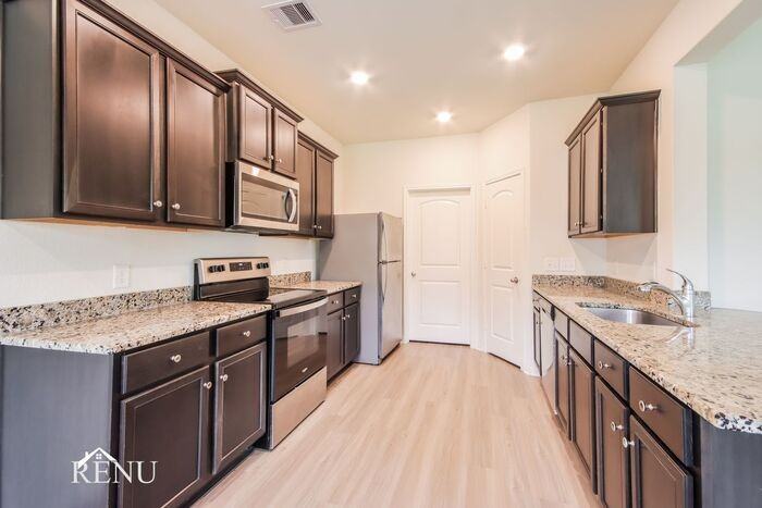 25521 Rose Creek Dr - Photo 4 of 17