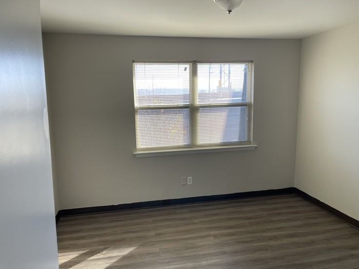 1512 11th Avenue North #06 - Photo 5 of 14