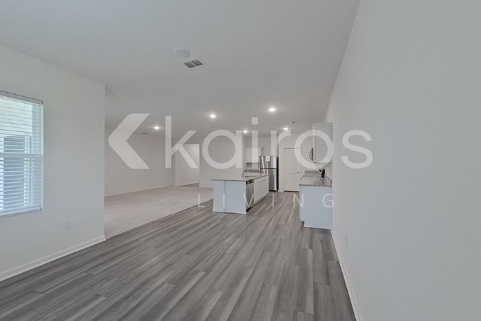 631 Circle Drive - Photo 2 of 30