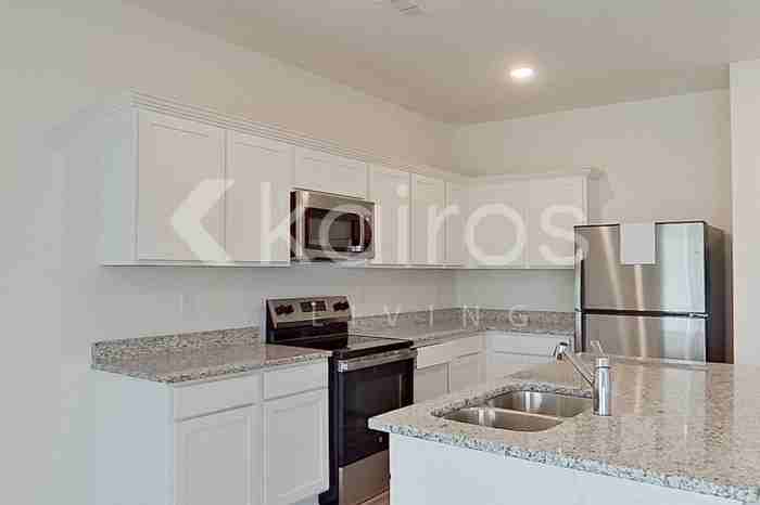 677 Castillo Dr - Photo 6 of 25