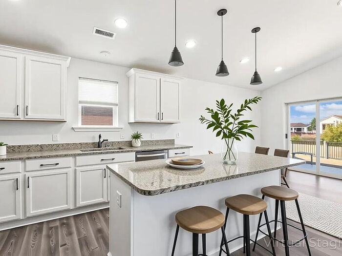 1208 Windrose Dr - Photo 2 of 7