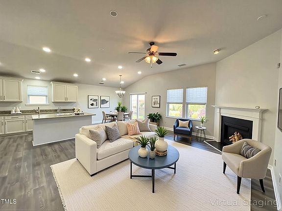 1208 Windrose Dr - Photo 3 of 7