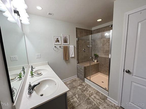 1208 Windrose Dr - Photo 6 of 7