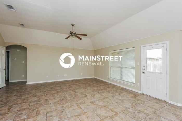120 Currie Ct - Photo 2 of 17