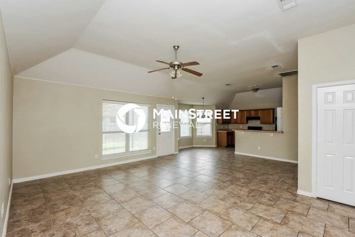 120 Currie Ct - Photo 4 of 17