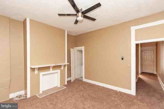 2400 W Baltimore St - Photo 7 of 23