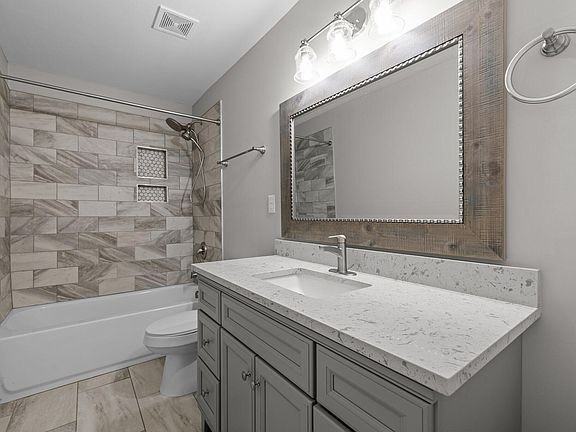 107 Bond St - Photo 5 of 5