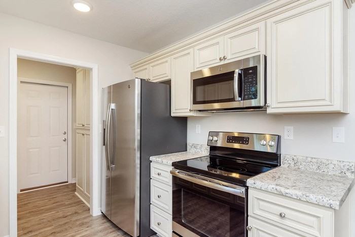 907 Alabama Street - Photo 6 of 17