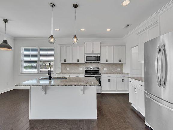 384 Grey Hawk Dr - Photo 2 of 6