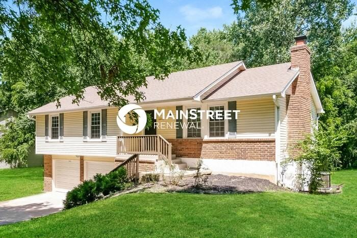 5918 Northwest 66th Terrace - Photo 2 of 18