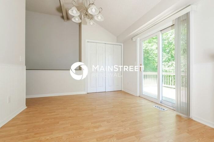 5918 Northwest 66th Terrace - Photo 7 of 18