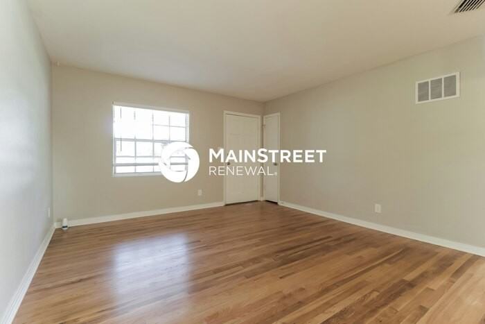 1010 Sierra Lane - Photo 2 of 16