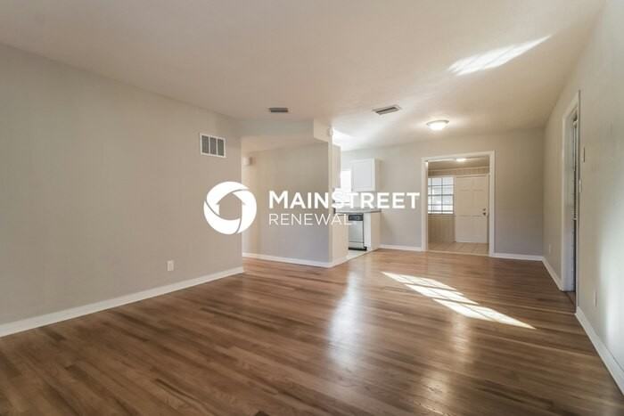 1010 Sierra Lane - Photo 3 of 16