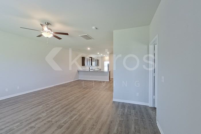 821 Nw 4th St - Photo 2 of 25