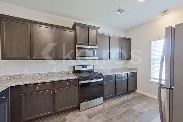 821 Nw 4th St - Photo 4 of 25