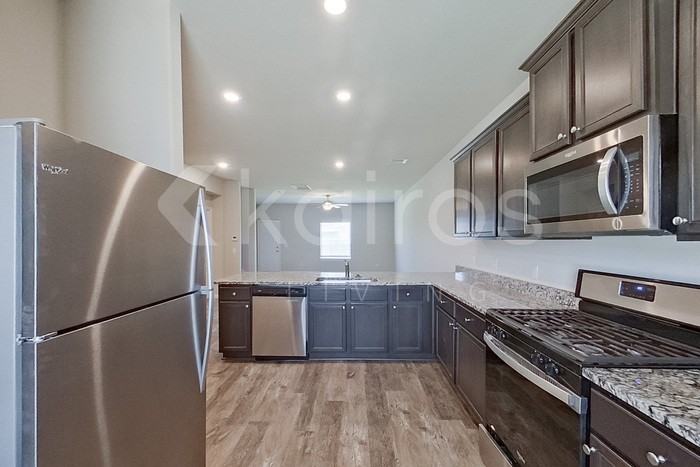 821 Nw 4th St - Photo 5 of 25