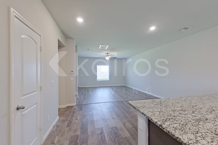 821 Nw 4th St - Photo 6 of 25