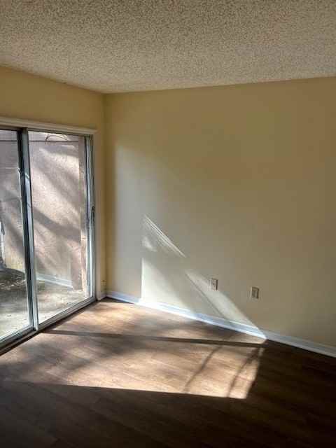 1415 Hill St - Photo 5 of 6