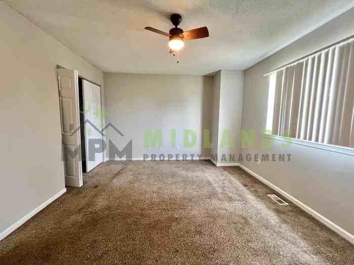 1307 Cactus Ave #4A - Photo 4 of 30