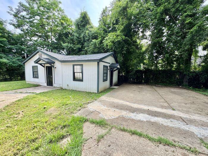 1407 Ferguson Rd - Photo 2 of 15