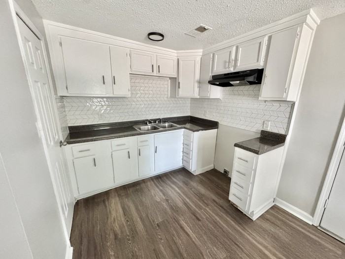 1407 Ferguson Rd - Photo 5 of 15