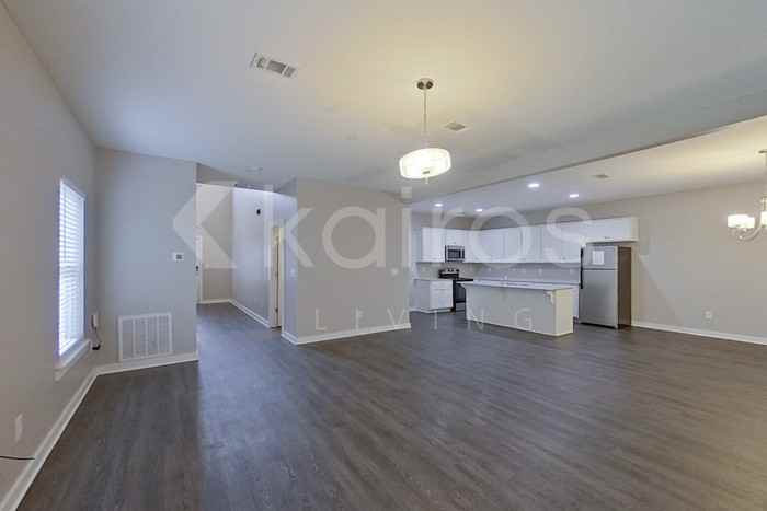 11401 Crimson Ridge Rd - Photo 4 of 21