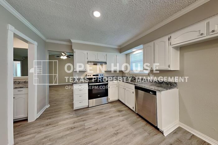 7609 Clover Ln - Photo 7 of 21