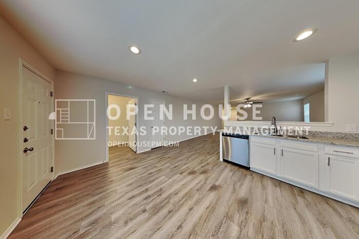 12700 Harvest Grove Dr - Photo 6 of 20