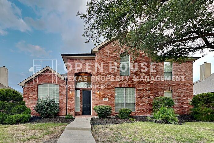 8205 Hartford Dr - Photo 2 of 23