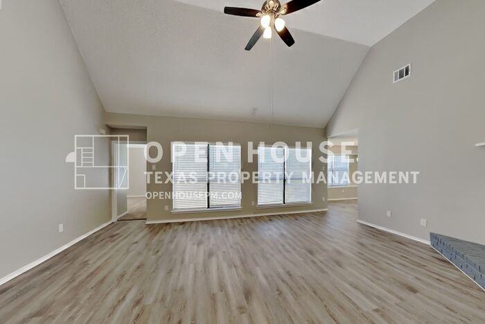 8413 Liberty Ln - Photo 4 of 22